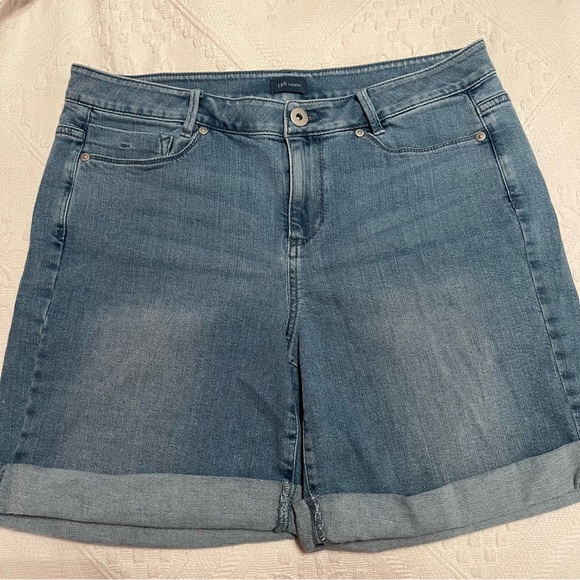 J. Jill Denim Relaxing Fit Blue Women's Shorts - Picture 1 of 10